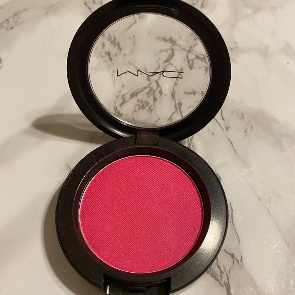 MAC Full fuchsia blush